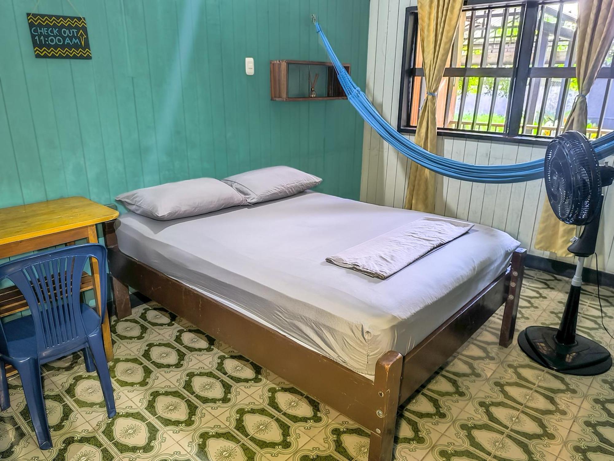 Hostel Casa De Las Palmas Tours Leticia Exteriör bild