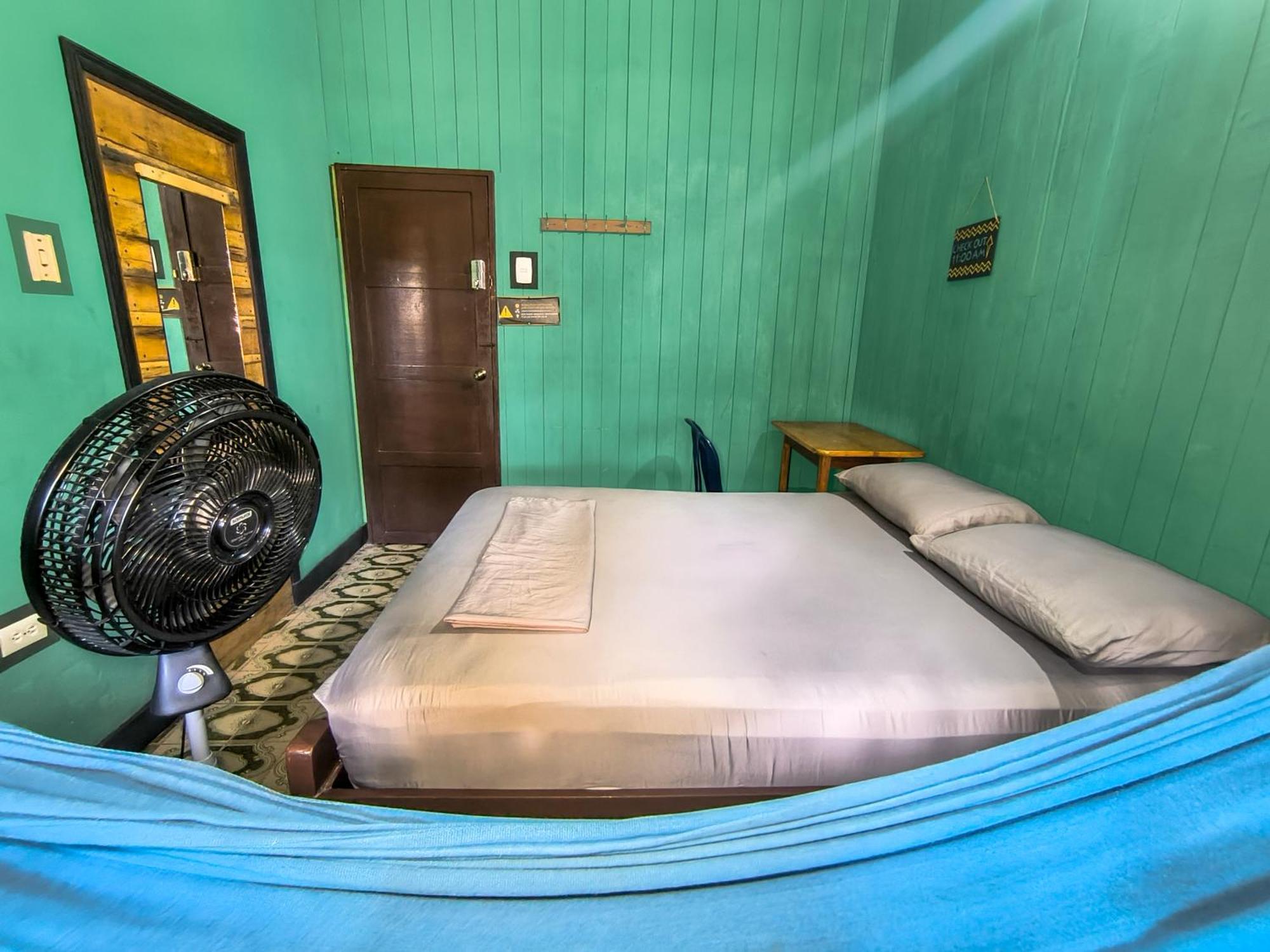 Hostel Casa De Las Palmas Tours Leticia Exteriör bild