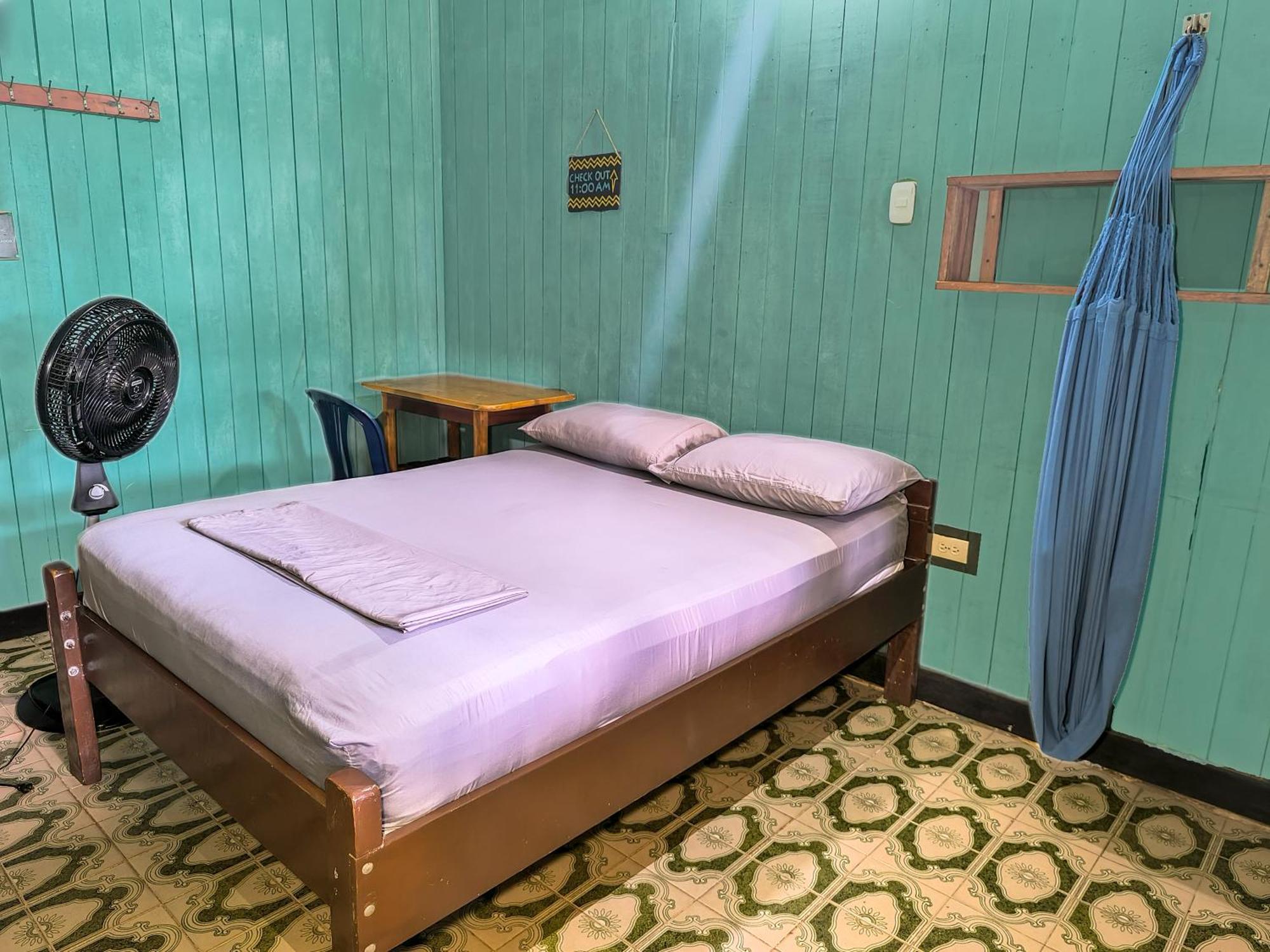 Hostel Casa De Las Palmas Tours Leticia Exteriör bild